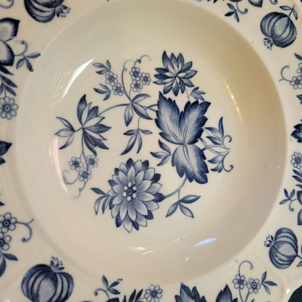 Vintage Johnson Brothers England Windsor Ware Blue Floral Bowl ~ Pretty! ~ VGUC